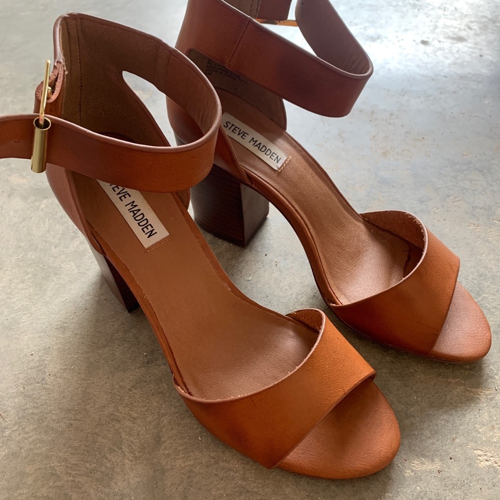 Steve Madden 9 brown block heel